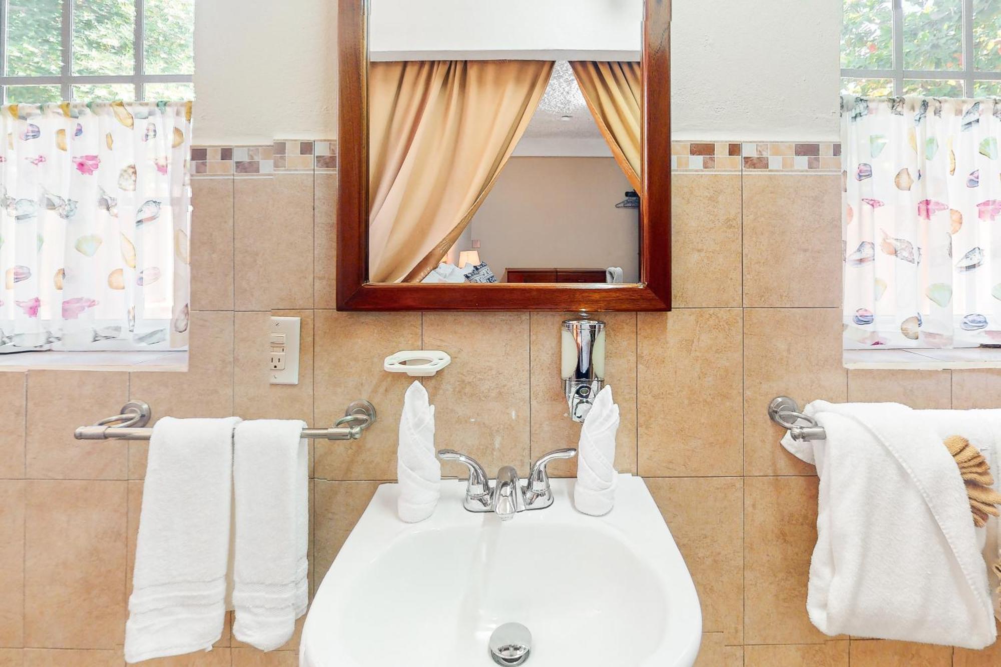 Hummingbird Home Suites San Pedro  Zimmer foto