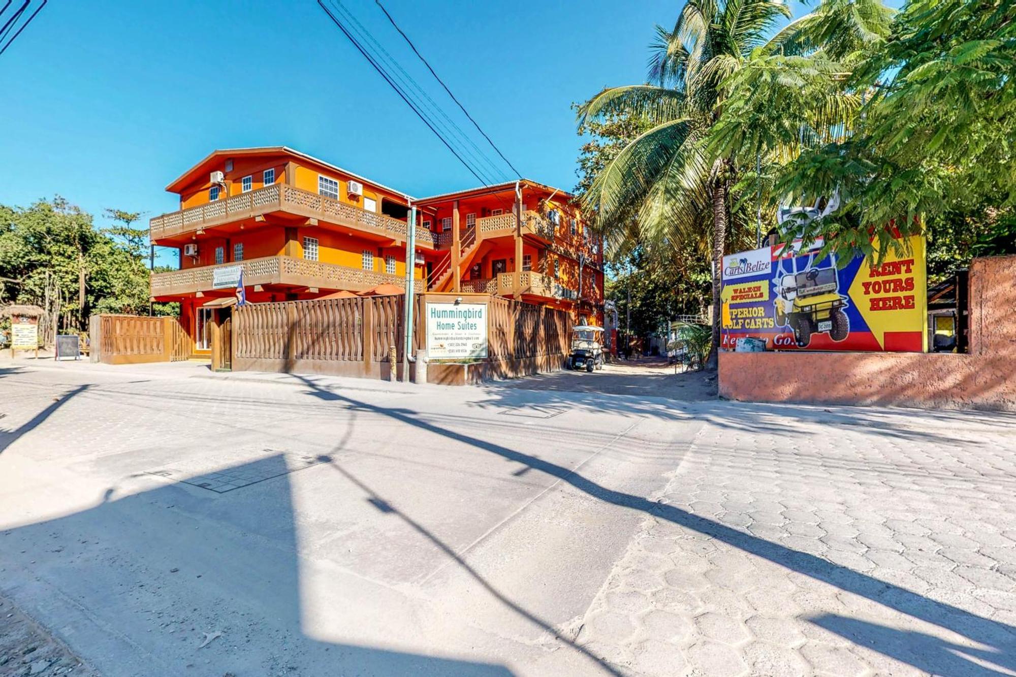 Hummingbird Home Suites San Pedro  Zimmer foto