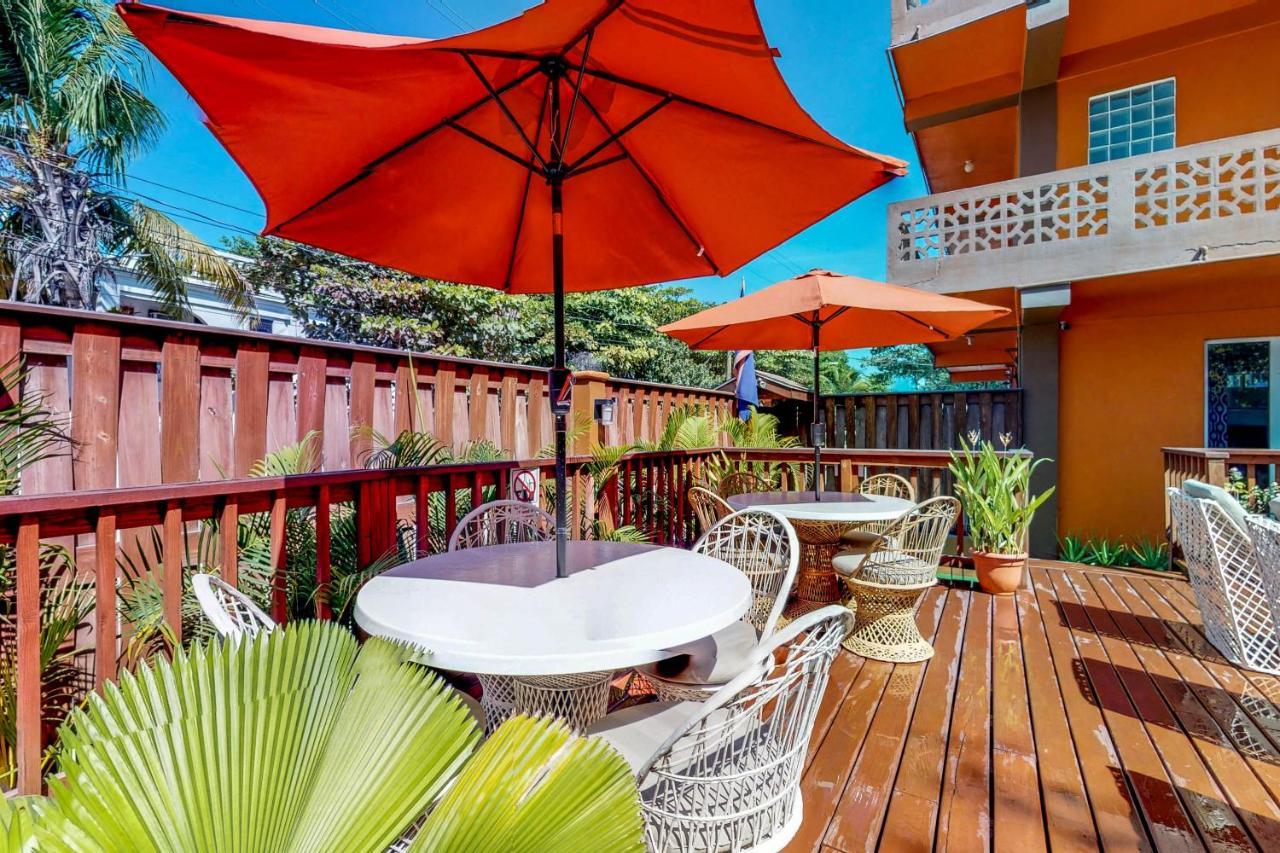 Hummingbird Home Suites San Pedro  Exterior foto